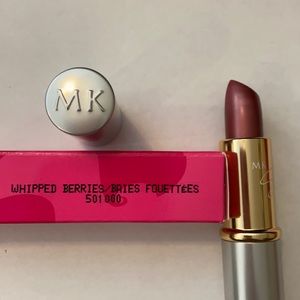 NIB Whipped Berries Mary Kay Signature lipstick